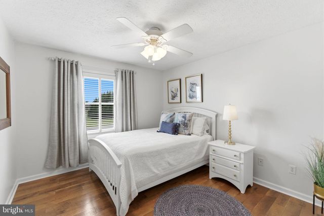 17 RENAISSANCE DR, Martinsburg, WV 25403