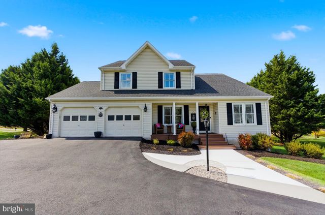 17 RENAISSANCE DR, Martinsburg, WV 25403