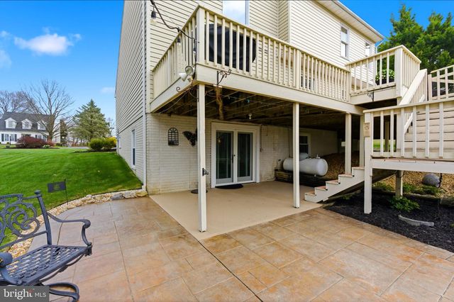 17 RENAISSANCE DR, Martinsburg, WV 25403