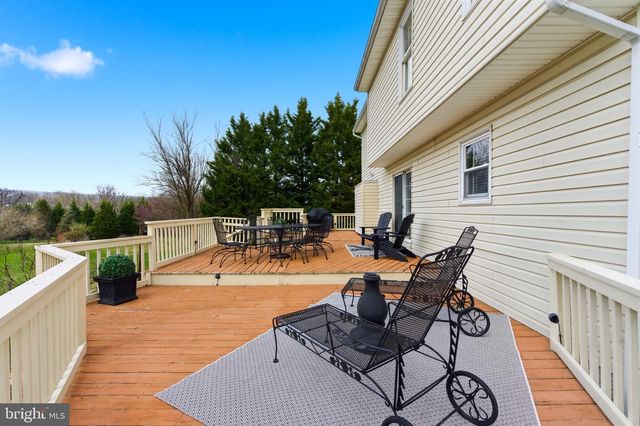 17 RENAISSANCE DR, Martinsburg, WV 25403