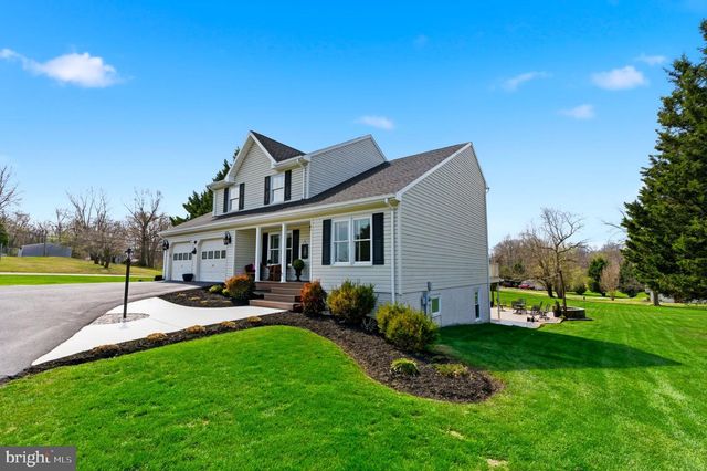 17 RENAISSANCE DR, Martinsburg, WV 25403