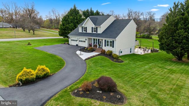 17 RENAISSANCE DR, Martinsburg, WV 25403