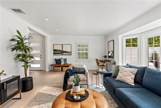 8963 Cynthia, West Hollywood, CA 90069