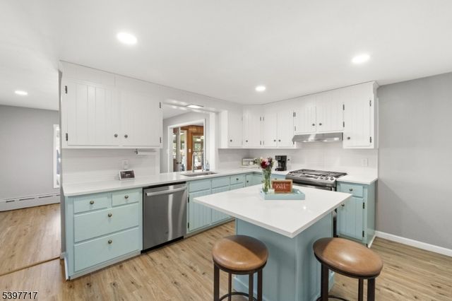 241 Aurora St, Lopatcong Twp., NJ 08865