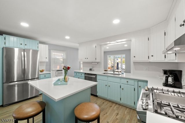 241 Aurora St, Lopatcong Twp., NJ 08865