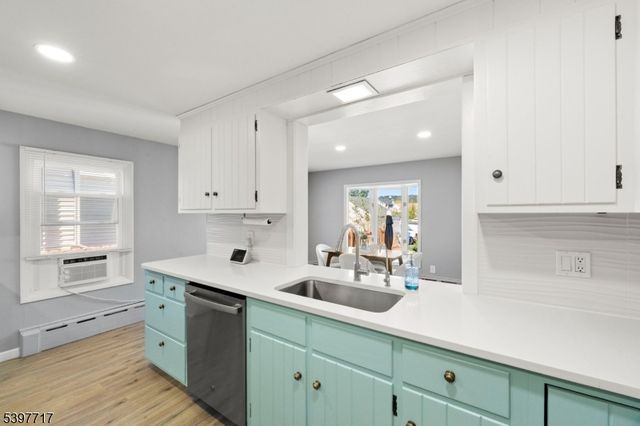 241 Aurora St, Lopatcong Twp., NJ 08865