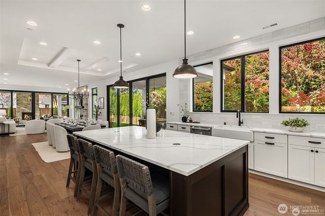 13988 SE 5th Street, Bellevue, WA 98005