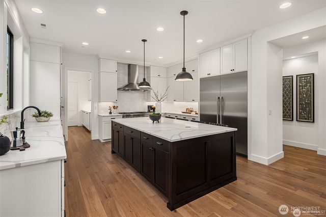 13988 SE 5th Street, Bellevue, WA 98005