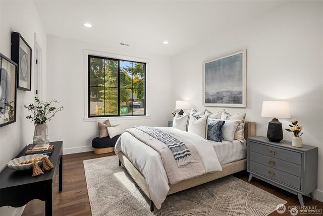 13988 SE 5th Street, Bellevue, WA 98005