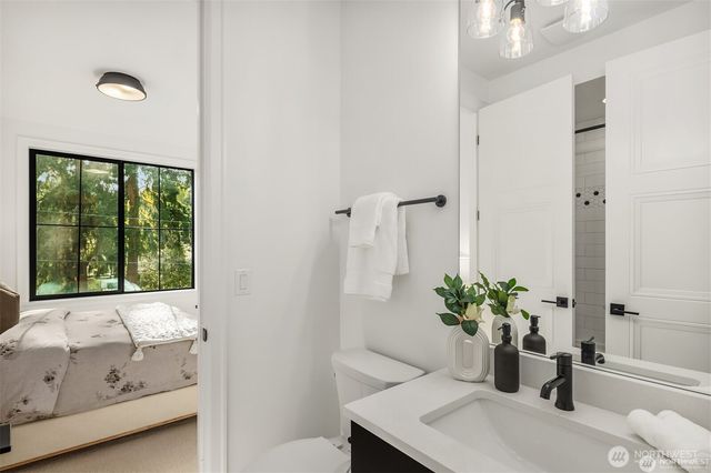 13988 SE 5th Street, Bellevue, WA 98005