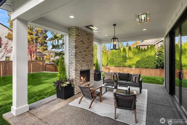 13988 SE 5th Street, Bellevue, WA 98005