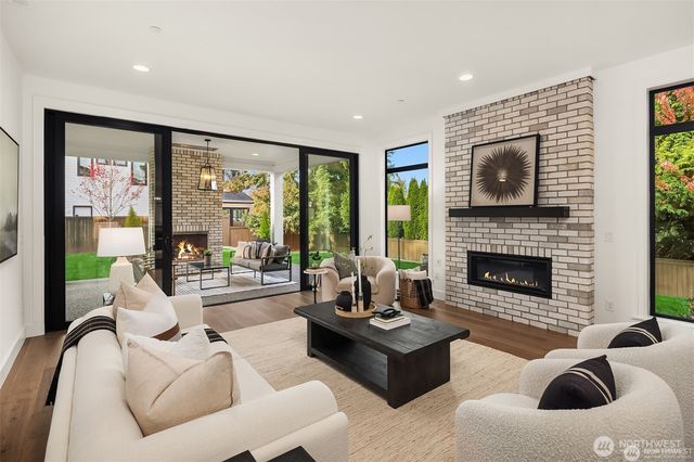 13988 SE 5th Street, Bellevue, WA 98005