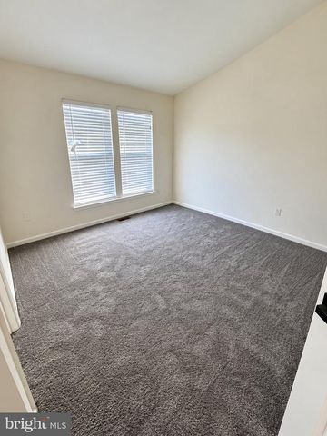 6022 CEDAR POST DR, District Heights, MD 20747