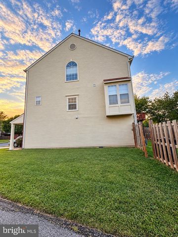 6022 CEDAR POST DR, District Heights, MD 20747