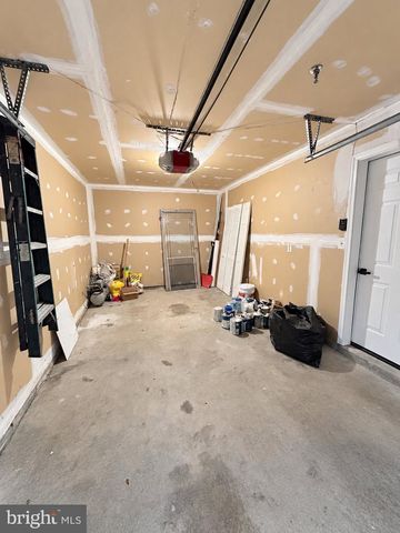 6022 CEDAR POST DR, District Heights, MD 20747