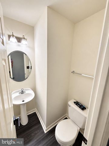 6022 CEDAR POST DR, District Heights, MD 20747