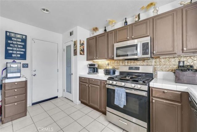 16943 Grand Triassic, Victorville, CA 92394