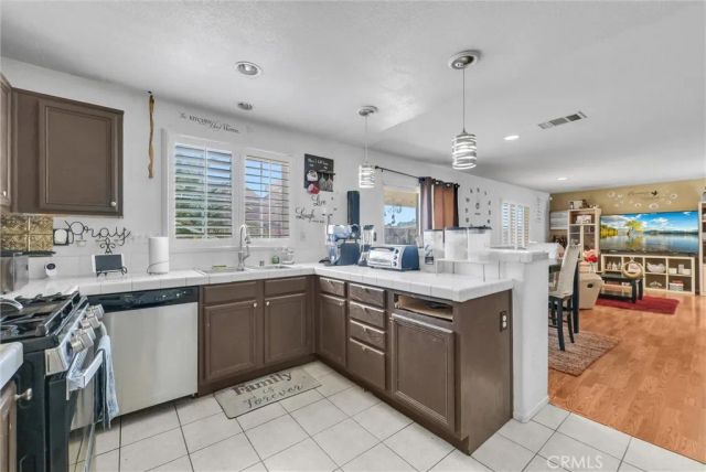 16943 Grand Triassic, Victorville, CA 92394