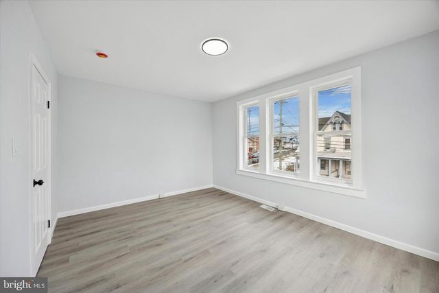 491 PENNINGTON AVE, Trenton, NJ 08618