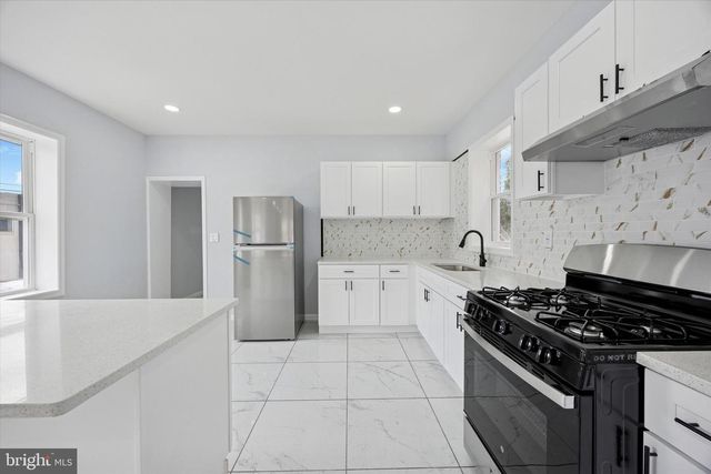 491 PENNINGTON AVE, Trenton, NJ 08618