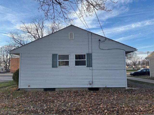1820 Midway Avenue NE, Canton, OH 44705