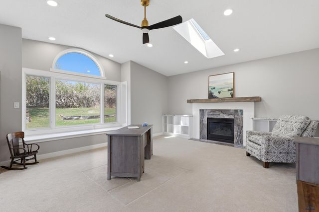 639 WESTWIND DR, Rapid City, SD 57702