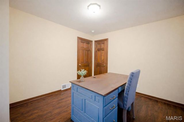 319 E Schuetz Street, Lebanon, IL 62254