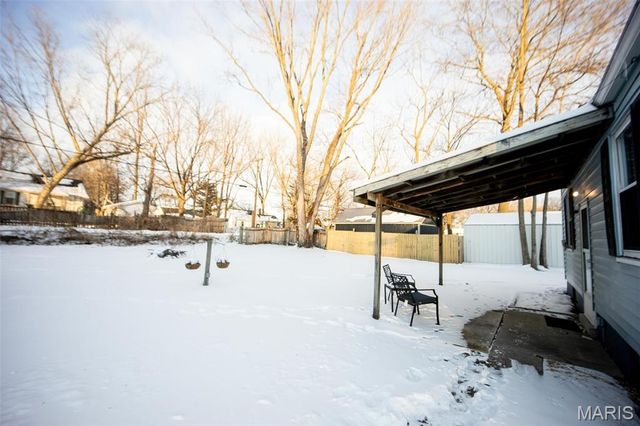 319 E Schuetz Street, Lebanon, IL 62254