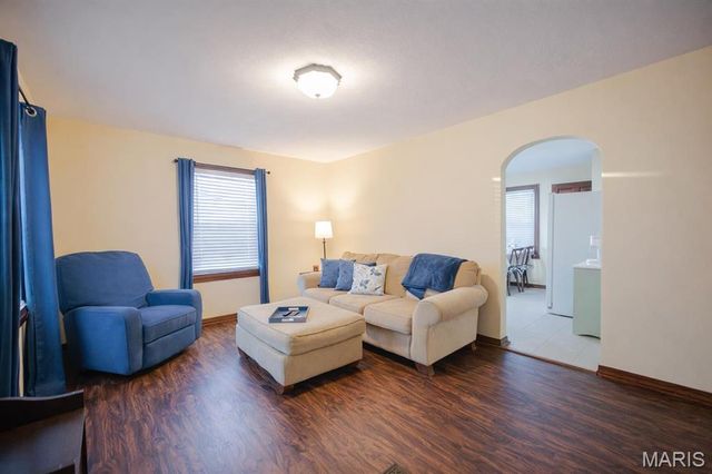 319 E Schuetz Street, Lebanon, IL 62254