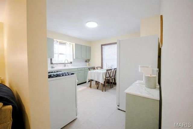 319 E Schuetz Street, Lebanon, IL 62254