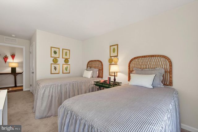 111 LILLY DR, Pottstown, PA 19464
