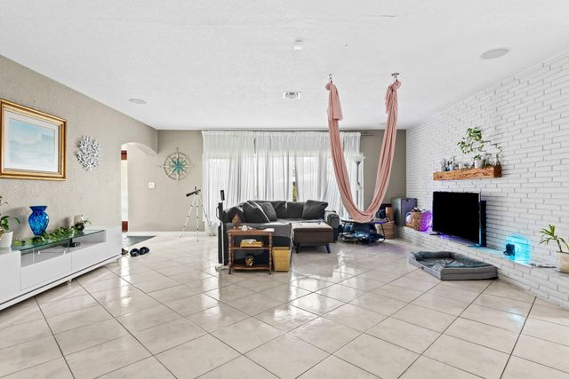 939 Buchanan Street, Hollywood, FL 33019