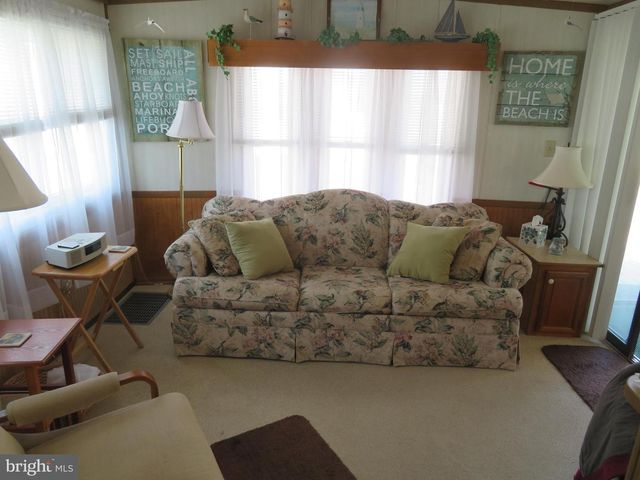 16 DEEP SEA DR, Berlin, MD 21811