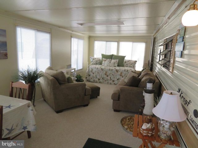 16 DEEP SEA DR, Berlin, MD 21811