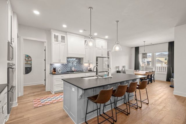 7680 Via Roma Avenue, Springdale, AR 72762