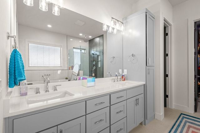 7680 Via Roma Avenue, Springdale, AR 72762