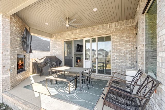 7680 Via Roma Avenue, Springdale, AR 72762