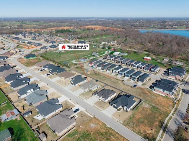 7680 Via Roma Avenue, Springdale, AR 72762