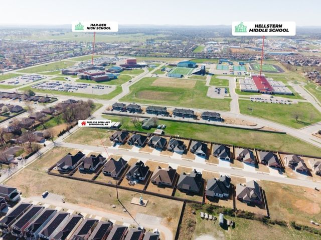 7680 Via Roma Avenue, Springdale, AR 72762