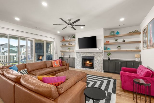 7680 Via Roma Avenue, Springdale, AR 72762