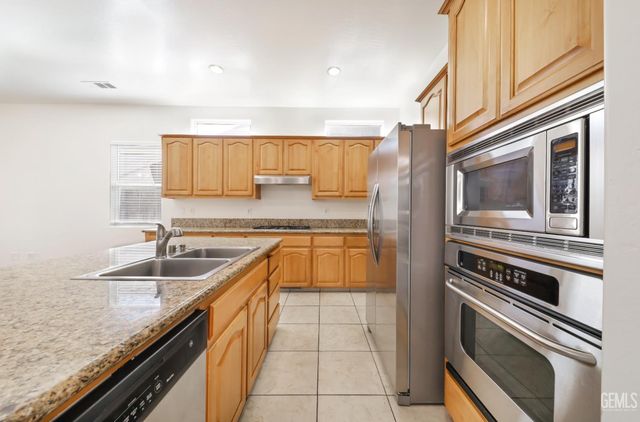 5306 Vista Del Mar Avenue, Bakersfield, CA 93311