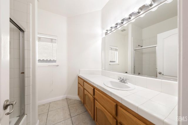 5306 Vista Del Mar Avenue, Bakersfield, CA 93311