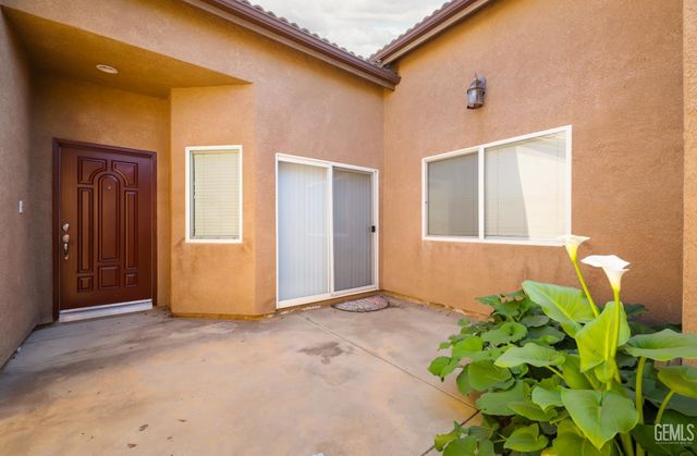 5306 Vista Del Mar Avenue, Bakersfield, CA 93311