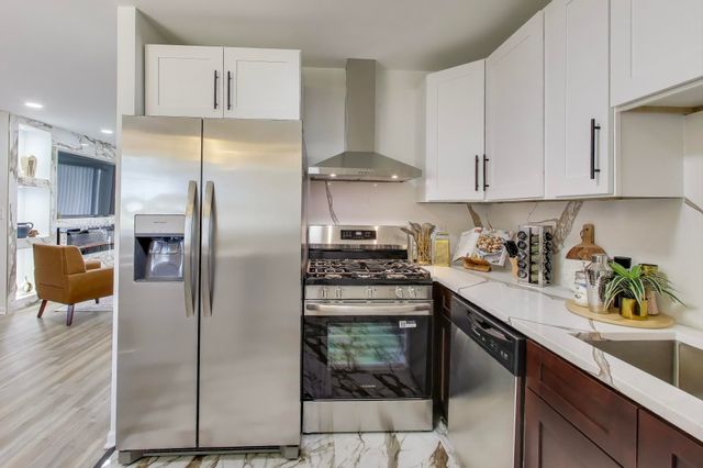 1124 Clinton Street, Gary, IN 46406