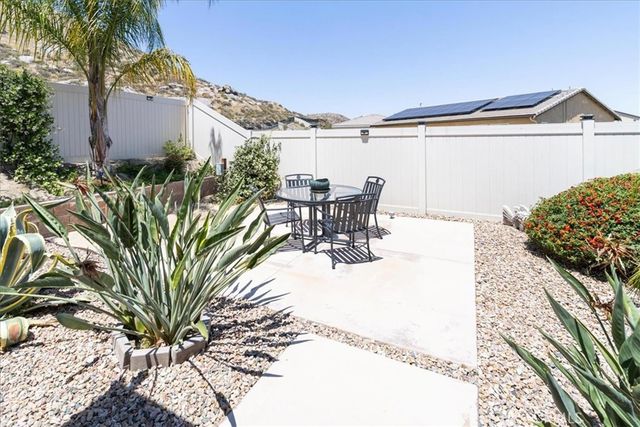 29741 Ryegrass, Winchester, CA 92596