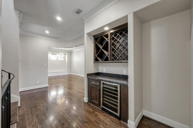 2101 Elmen Street, Houston, TX 77019