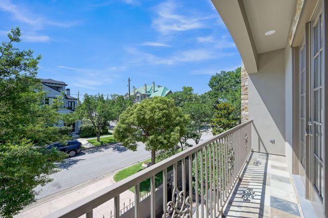2101 Elmen Street, Houston, TX 77019