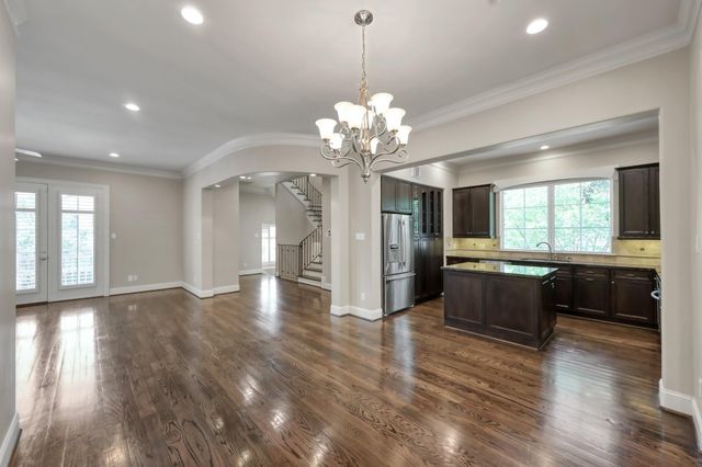 2101 Elmen Street, Houston, TX 77019