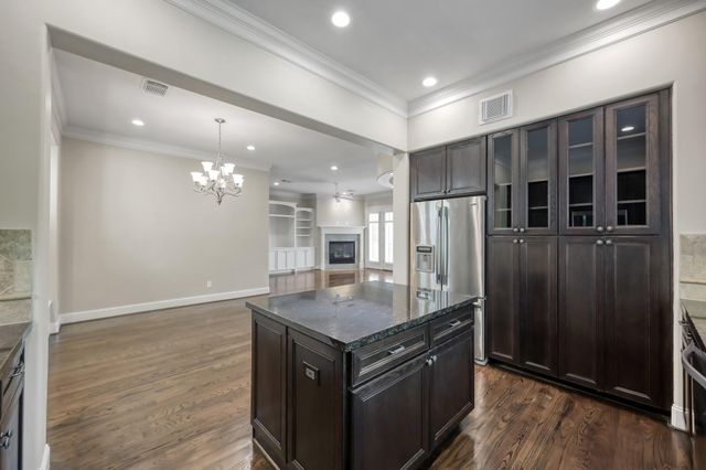 2101 Elmen Street, Houston, TX 77019