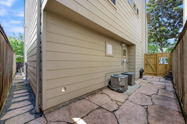 2101 Elmen Street, Houston, TX 77019